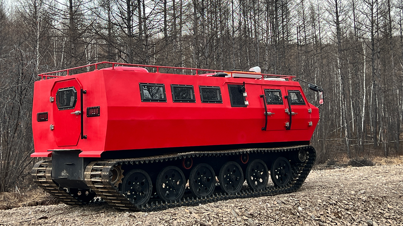 Односекционный гусеничный вездеход военно-транспортный автомобиль